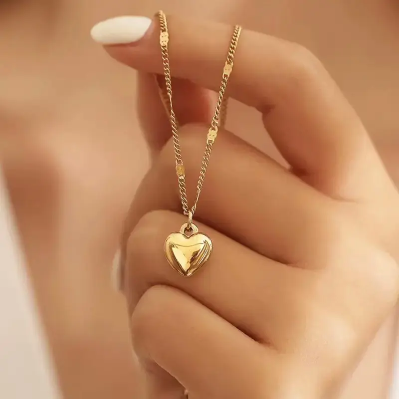 18K Gold Pendant Necklace